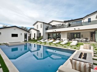 10386 Strathmore Dr, Los Angeles, CA 90024