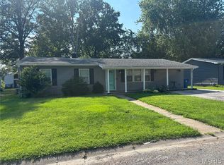 300 Janet Dr, Centralia, IL 62801
