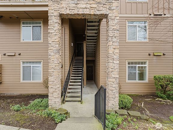 3rd image of 18930 Bothell-Everett Highway #G105