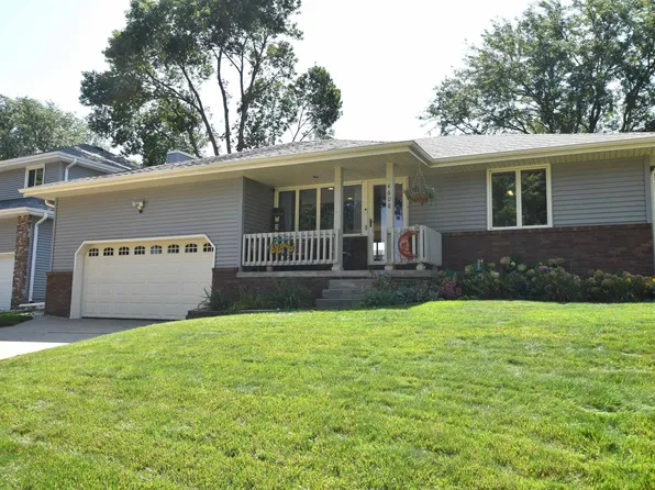 4608 Clinton Ct, Sioux City, IA 51106