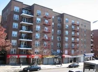 4295 Main St, Flushing, NY 11355