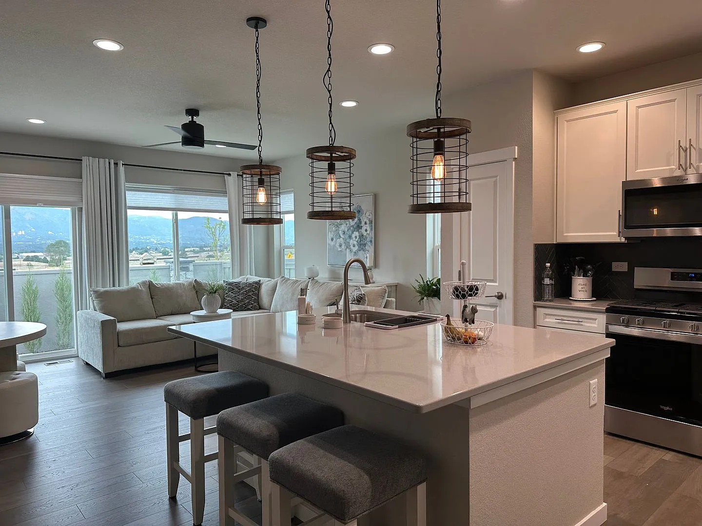 Beautiful 2 Bedroom, 2 bath home near park — Photo 3