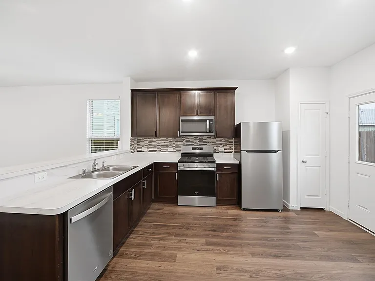 16306 Fontana Ct — Photo 11