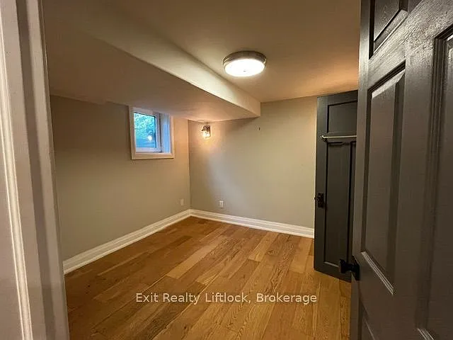 450 Weller St #BASEMENT — Photo 6