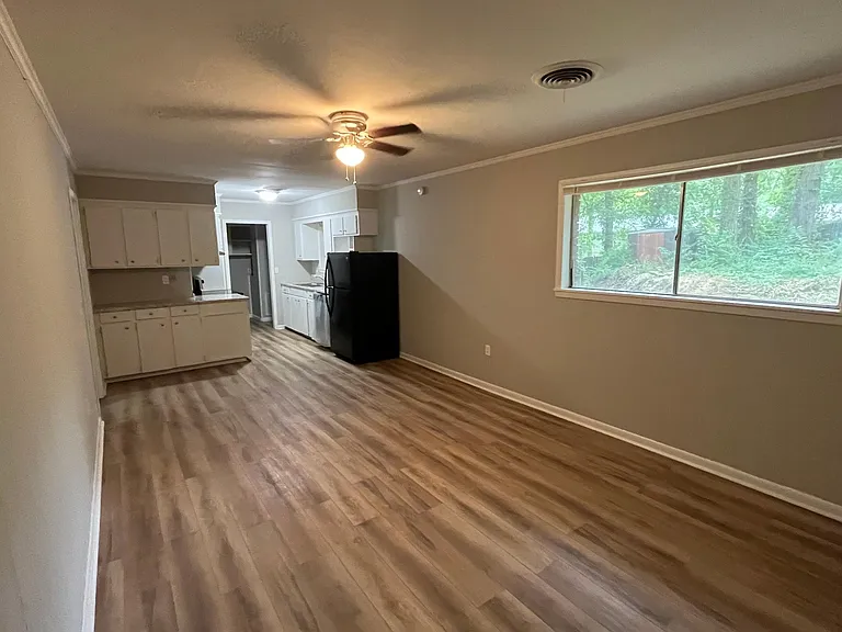 2602 Maple Dr — Photo 5