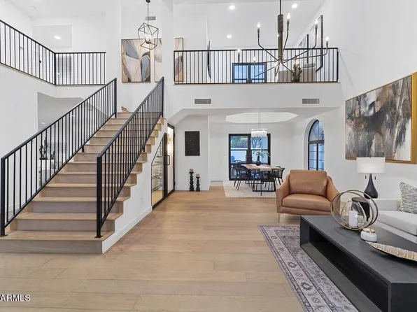 242 W ROYAL PALM Road, Phoenix, AZ 85021