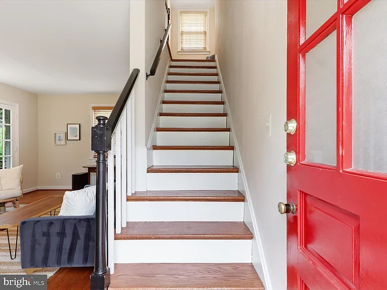 2310 Churchill Rd — Photo 2