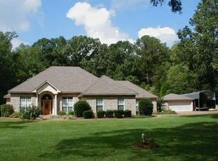 2219 Woodland Pl, Florence, MS 39073