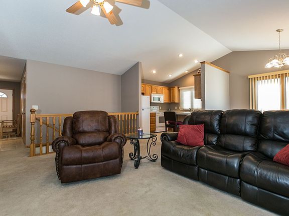 3rd image of 2841 Katrina Cir