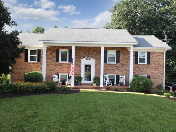 1008A Driftwood Dr, Siler City, NC 27344