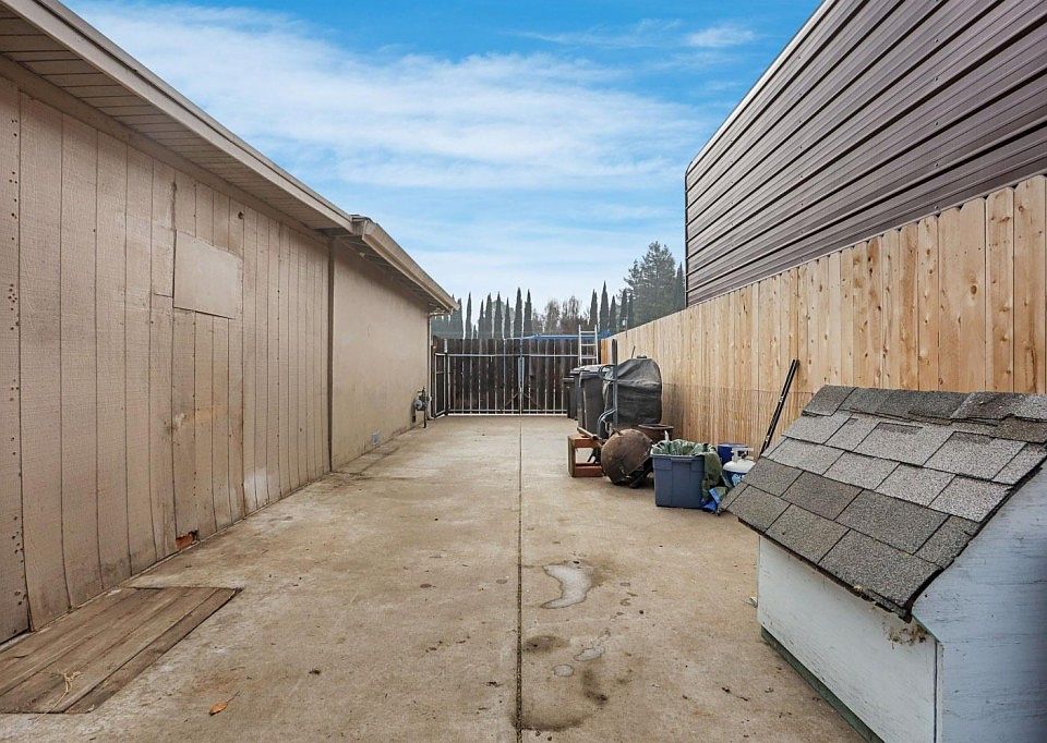 1st image of 4841 E Eastview Dr