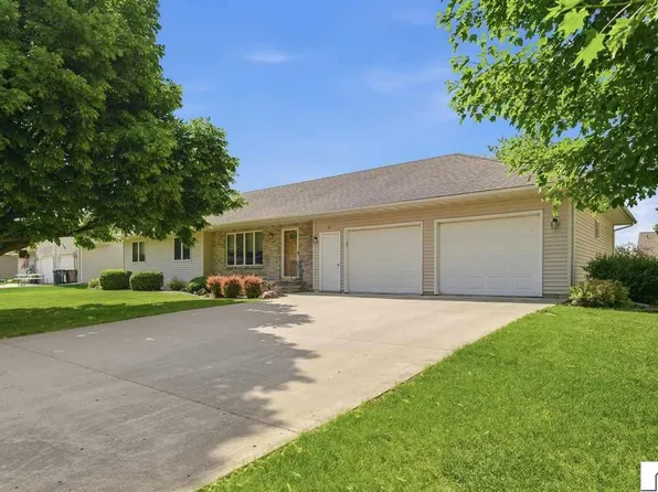 18 Mill Ave, Minnesota Lake, MN 56068