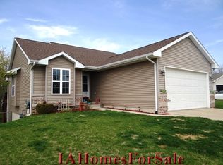 3824 Pine Grove Ct NE, Cedar Rapids, IA 52402