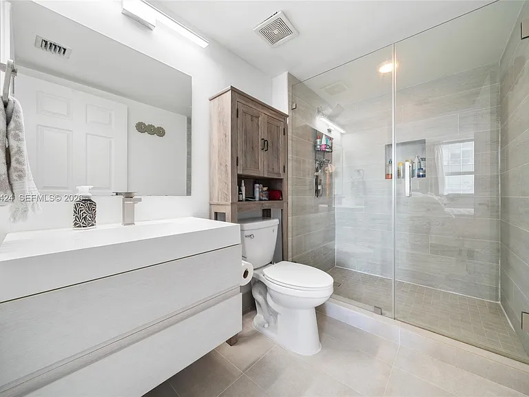 1155 Brickell Bay Dr #2501 — Photo 16
