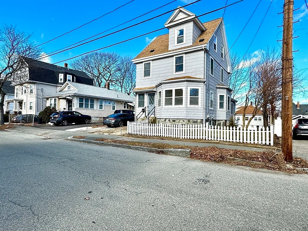 Building Photo - 98 Safford St
