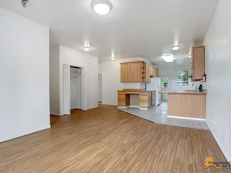 1105 W 34th Ave — Photo 1