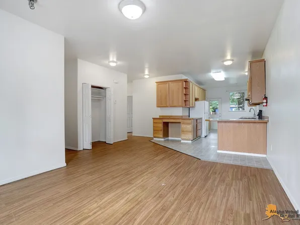 1105 W 34th Avenue, 1105 W 34th Ave #2, Anchorage, AK 99503