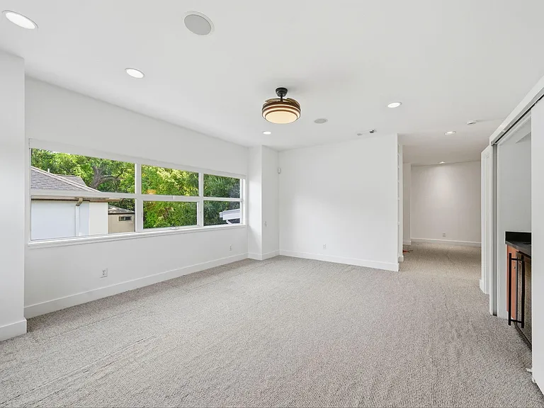 7002 Newcastle St — Photo 26