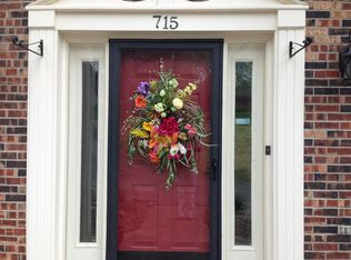 715 Hobbs Rd, Jefferson City, MO 65109