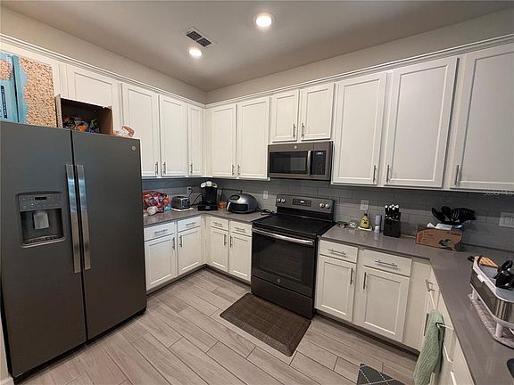 3rd image of 9896 RED EAGLE DRIVE