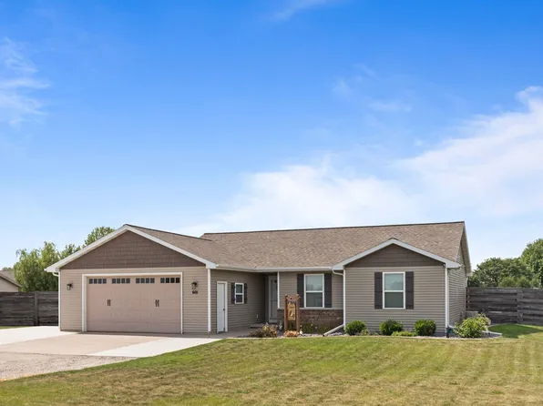 601 Debruin Rd, Combined Locks, WI 54113