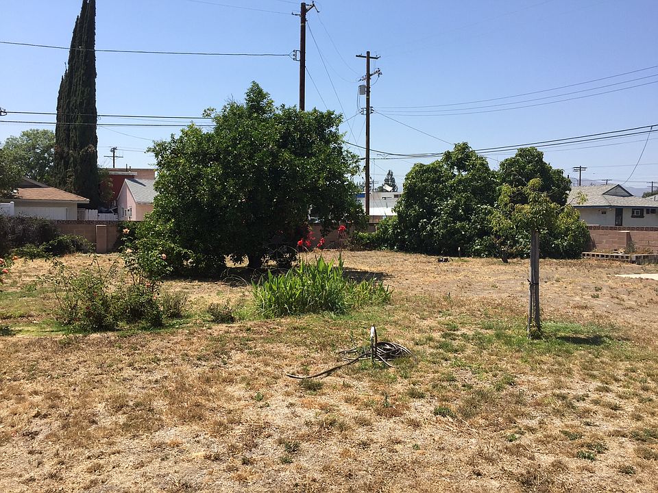 2nd image of 10235 Collett Ave