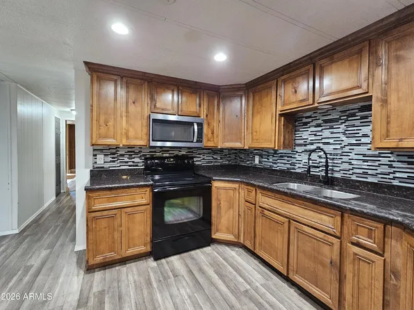 5002 W BETHANY HOME Road #130, Glendale, AZ 85301