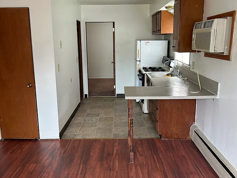 5900 2 1/2 St NE #5 — Photo 4