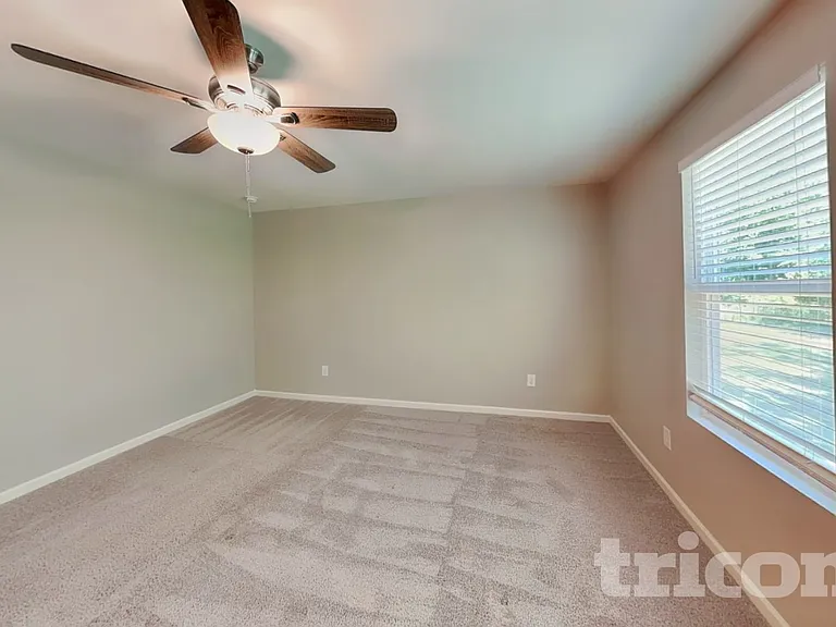 105 Meadow Vista Ln — Photo 7