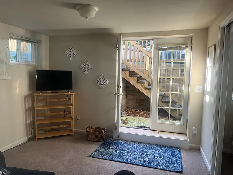 2240 Hillsdale Cir — Photo 8