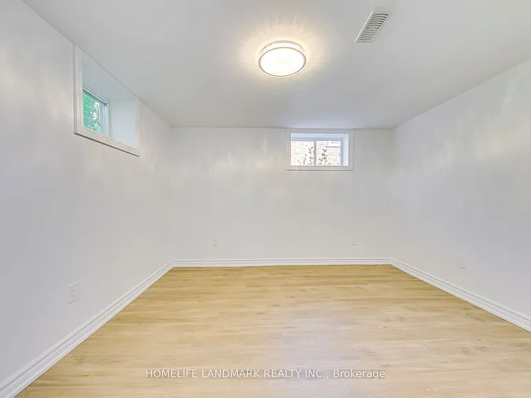 146 Manning Ave — Photo 31