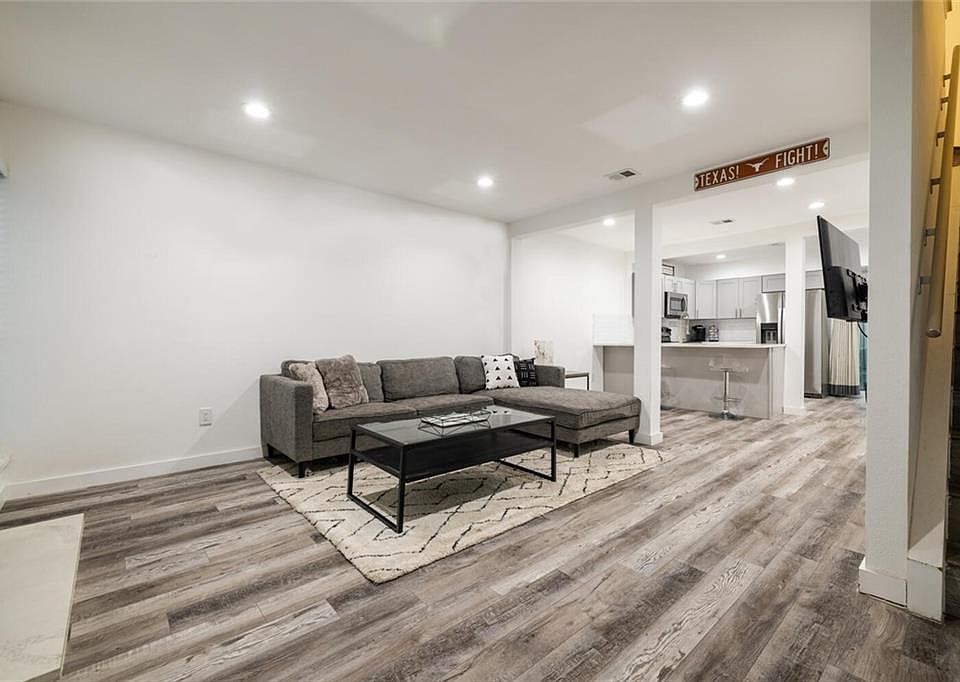 1st image of 6400 Chimney Creek Cir #B
