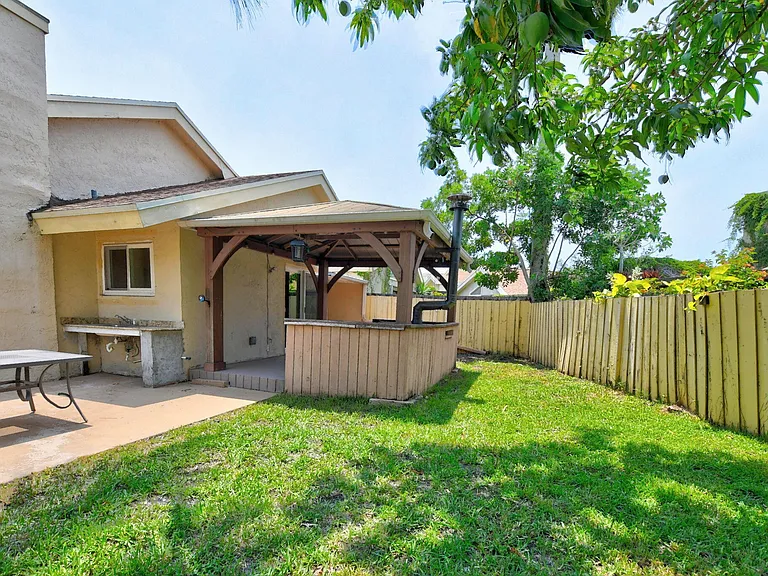 7813 Kenway Pl W — Photo 41
