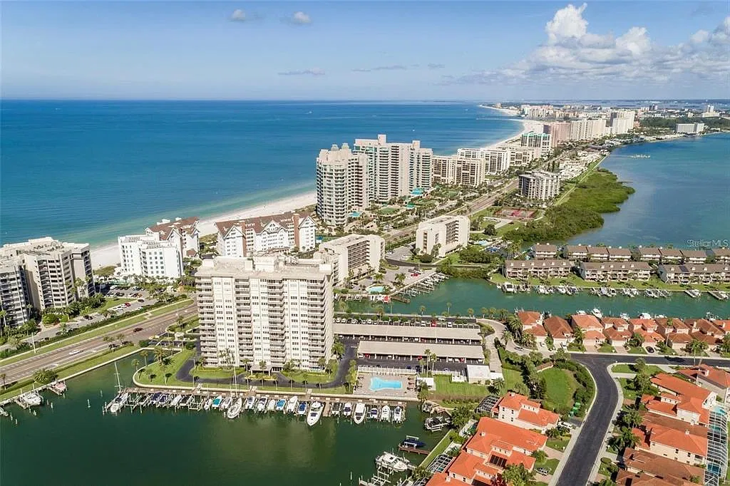 2 bed, 2.0 bath, 1300 sqft, $4,000 — Photo 4
