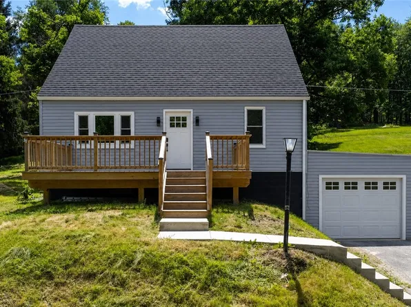985 Blackhawk Rd, Beaver Falls, PA 15010