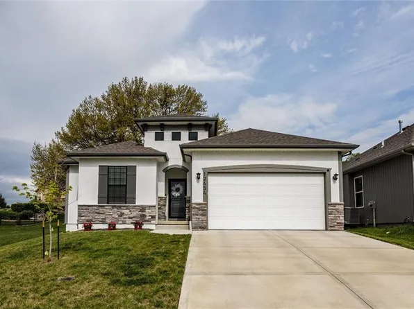 12454 Meadow Ln, Kansas City, KS 66109