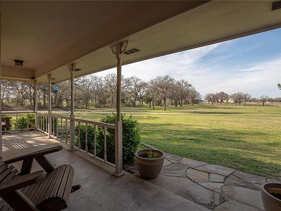 Great view of the property entrance.