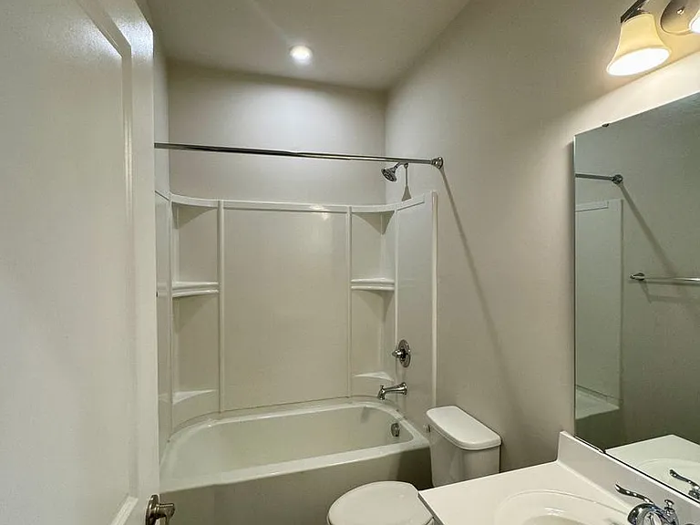 1214 Ashbury St — Photo 14