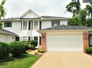 18056 Woodside Xing N, Strongsville, OH