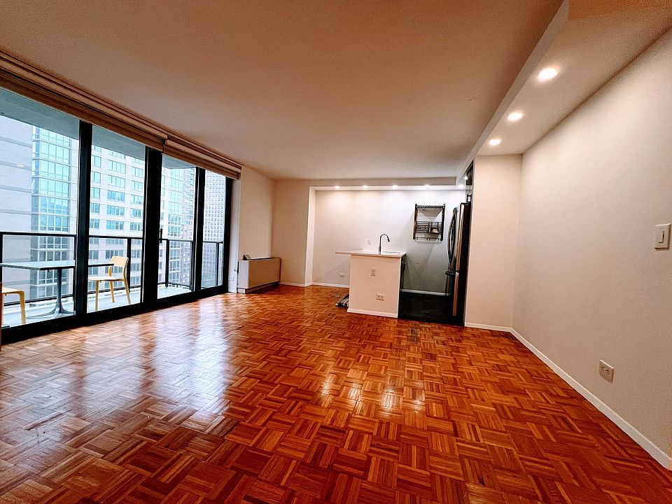 1st image of 161 W 61st St APT 10H