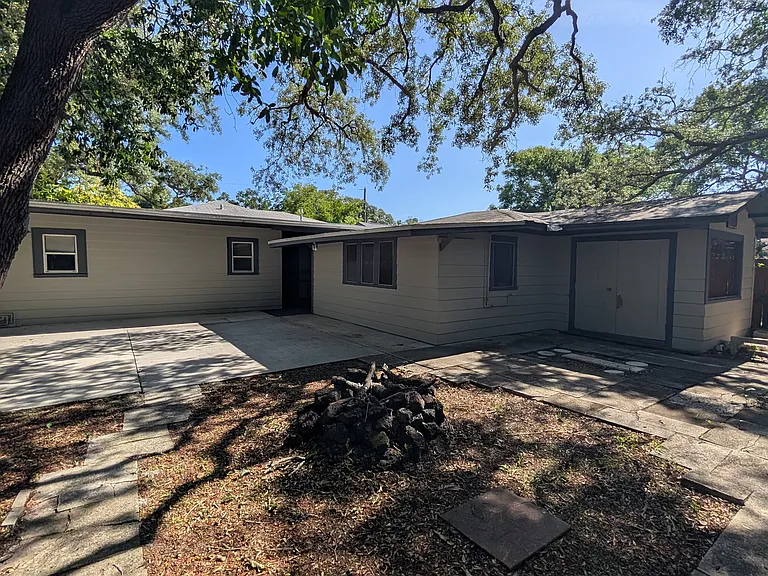 909 Magnolia Dr #HOUSE — Photo 35