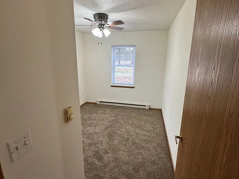 PIONEER BLUFF APARTMENTS — Photo 44