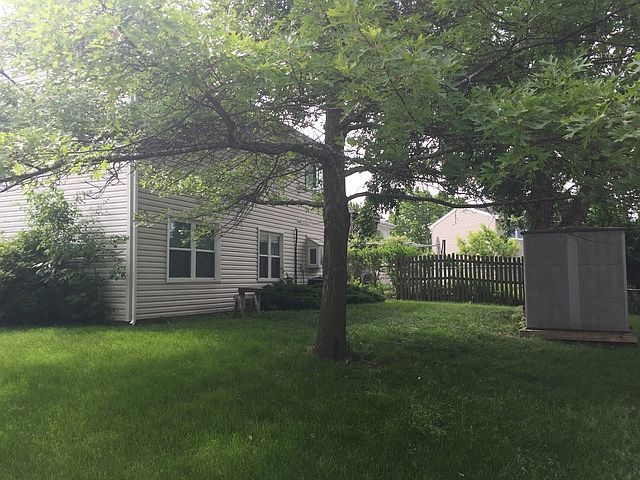 2nd image of 810 Woodside Dr