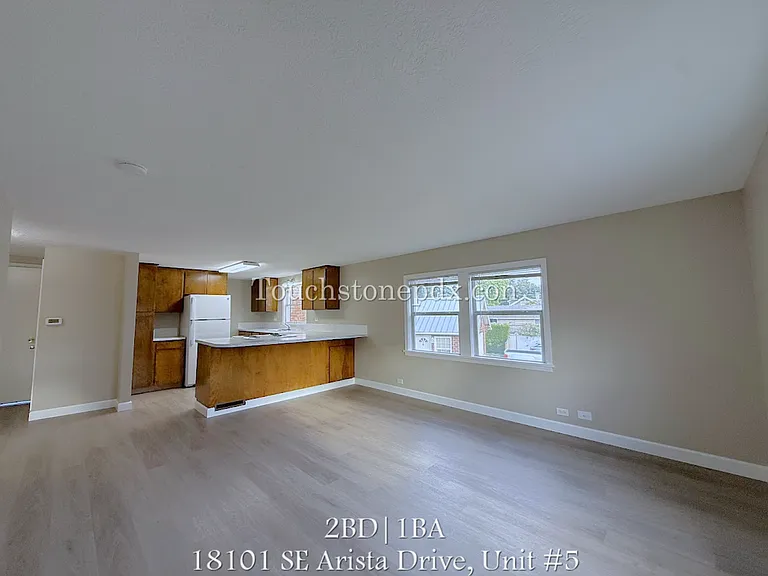 18101 SE Arista Dr — Photo 1