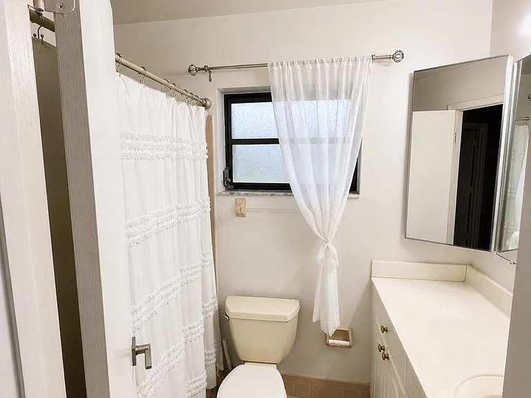 4086 Palm Forest Dr S — Photo 16