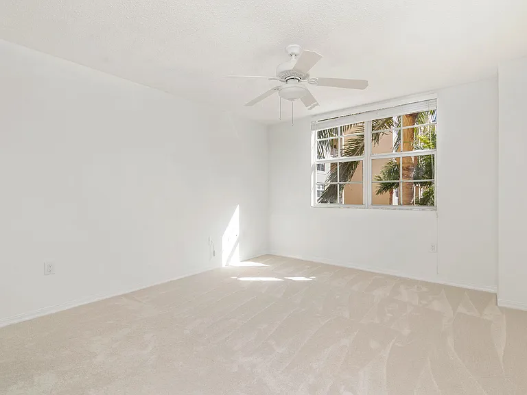 1801 N Flagler Dr #519 — Photo 15