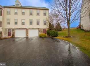 1042 Hearthridge Ln, York, PA
