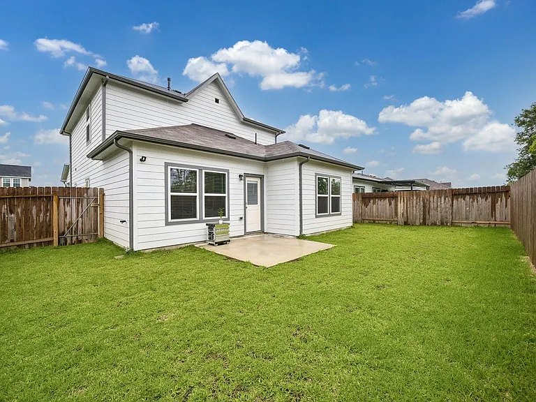 772 Westpointe Dr — Photo 7