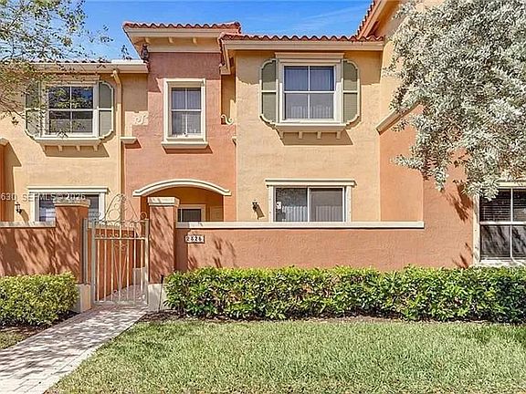 4th image of 2325 Mariner Ct #2809