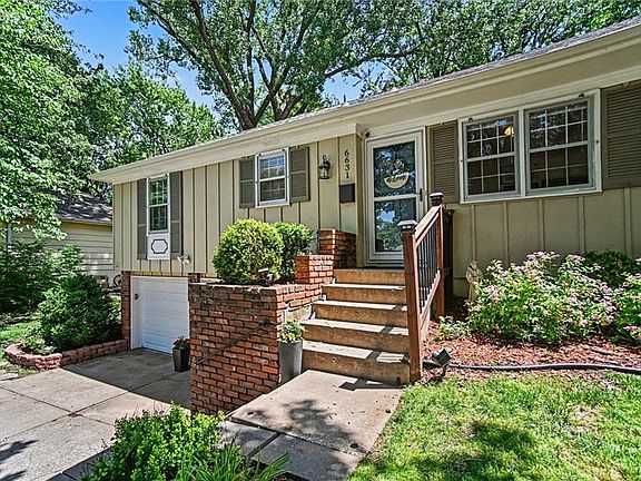 4th image of 6631 Larsen Ln